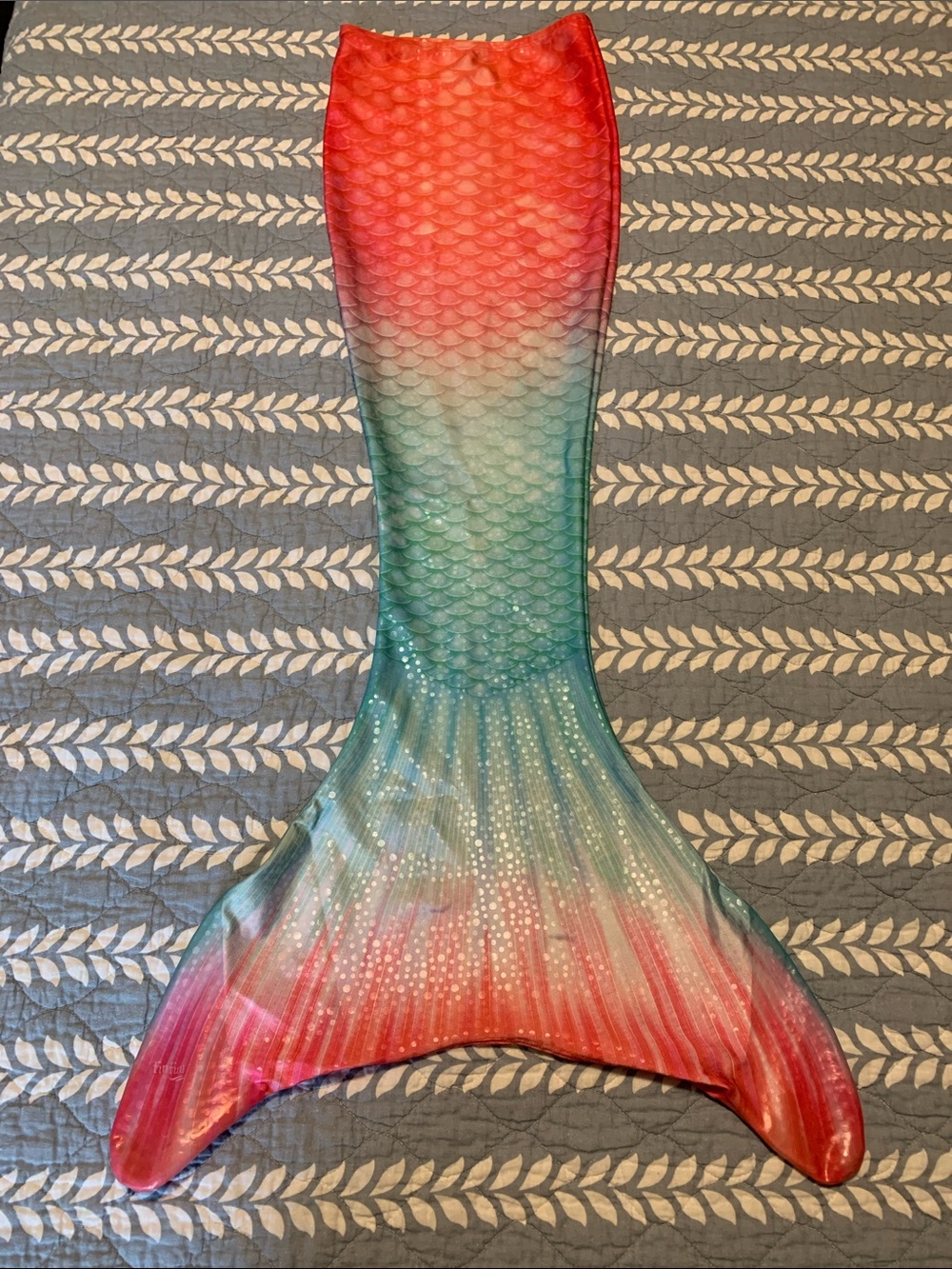 Limited edition Girls Ombre Mermaid Swim Tail - Pink & Teal.Pre-Owned.Sz:Youth 6